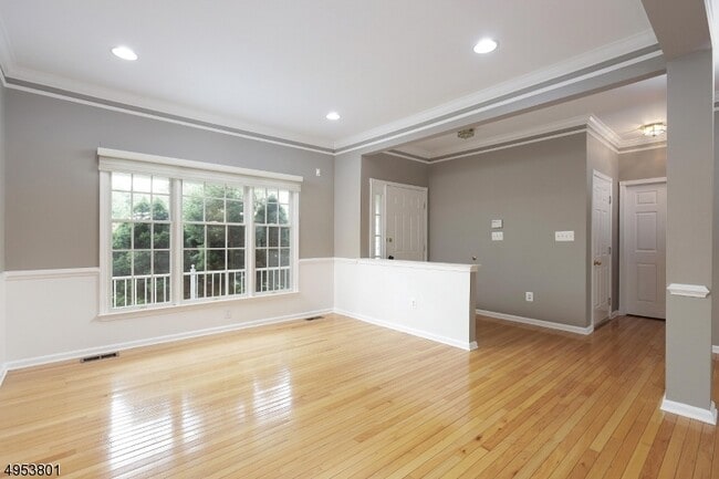 Building Photo - 240 Patriot Hill Dr