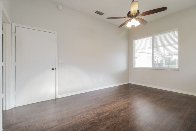 Building Photo - 2833 Picadilly Cir