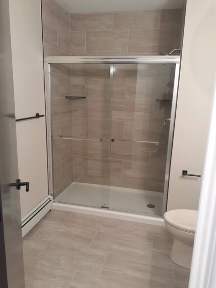 Building Photo - 1888 E 123rd St