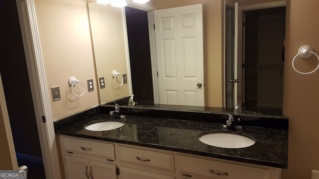 Building Photo - 2807 Forest Wood Dr