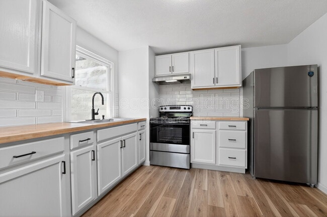 Building Photo - 73 Beechwood Ave