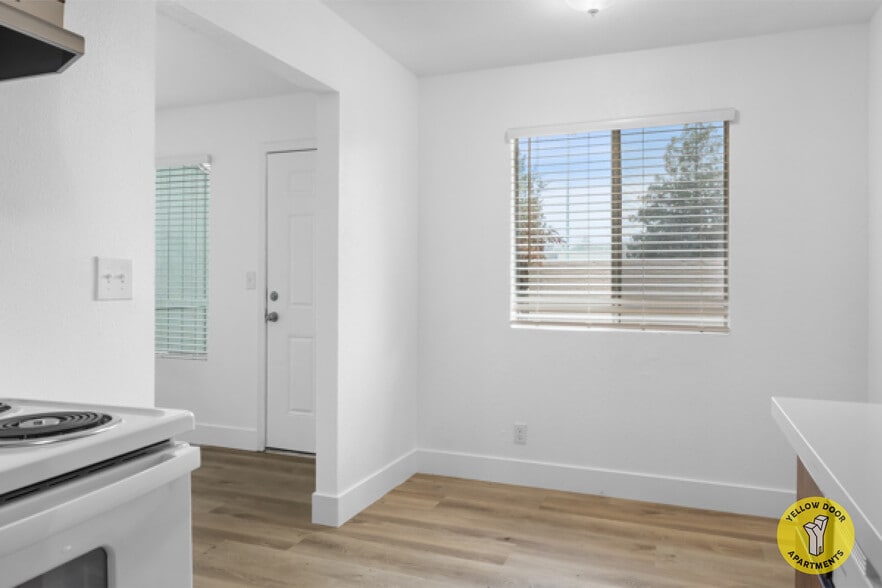 Building Photo - 3112 Denver Ave