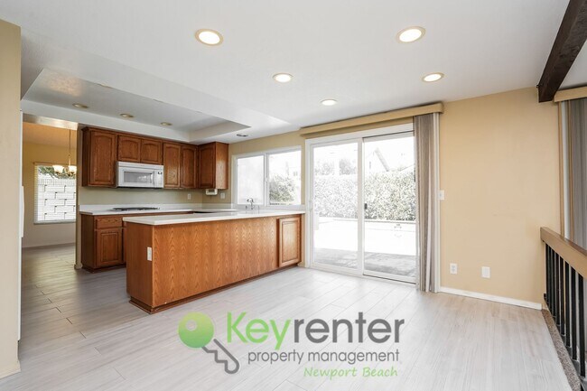 Building Photo - Fountain Valley Family Oasis