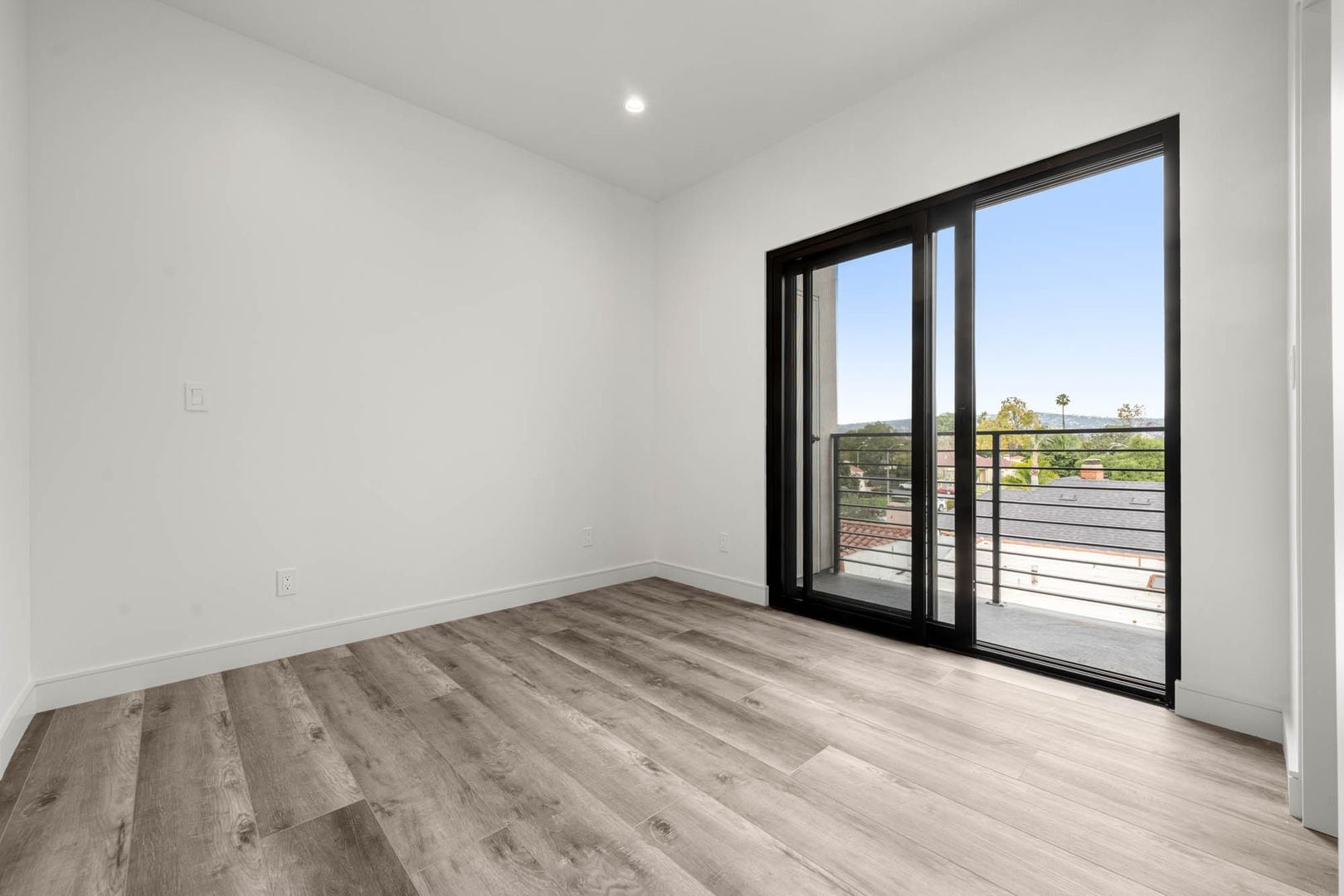 Building Photo - 1920 S Sherbourne Dr