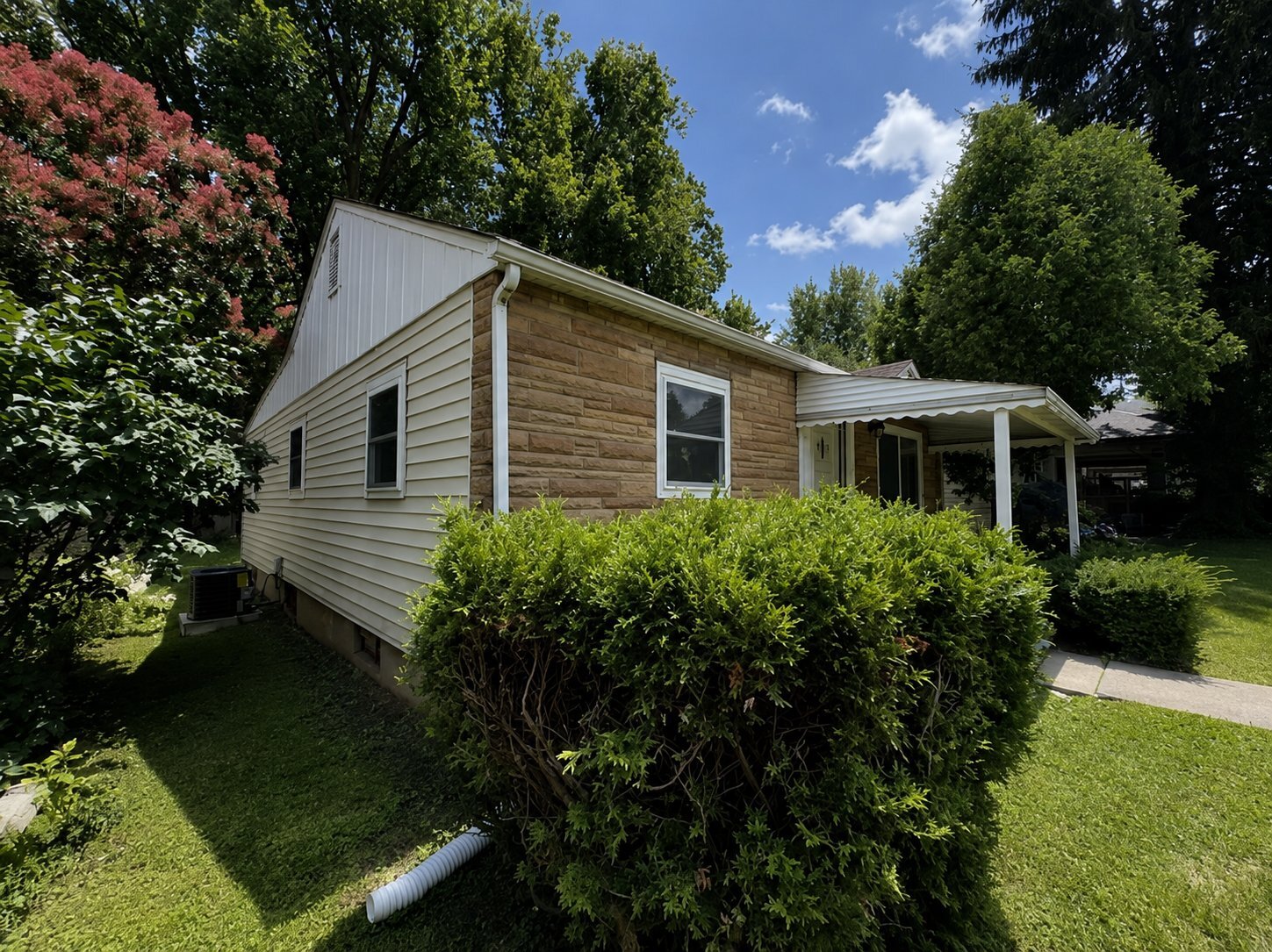 Building Photo - 4235 Rookwood Ave