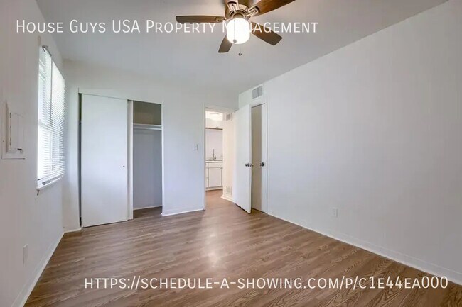 Building Photo - 15216 Bellaire Ave