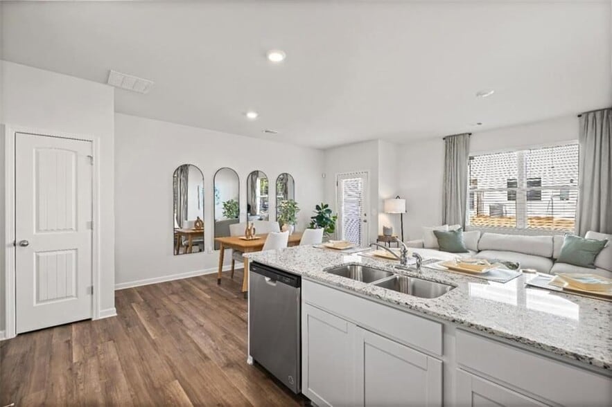 Building Photo - 15 Silverbell Ln NW