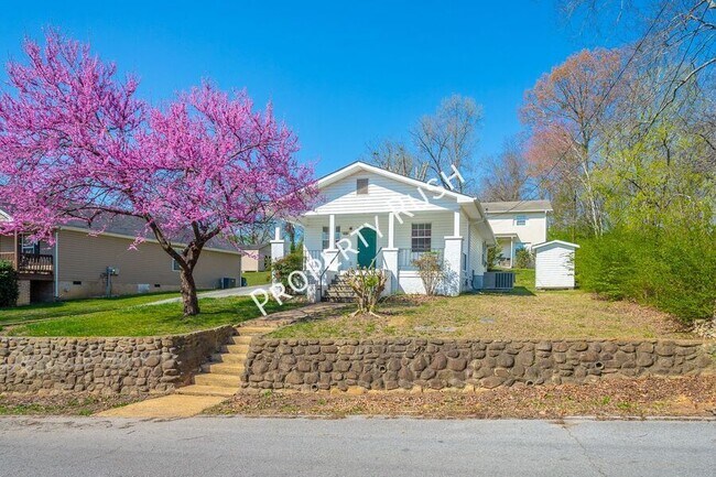 Building Photo - 420 Hedgewood Dr