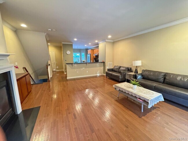 Building Photo - 54 Fairways Dr