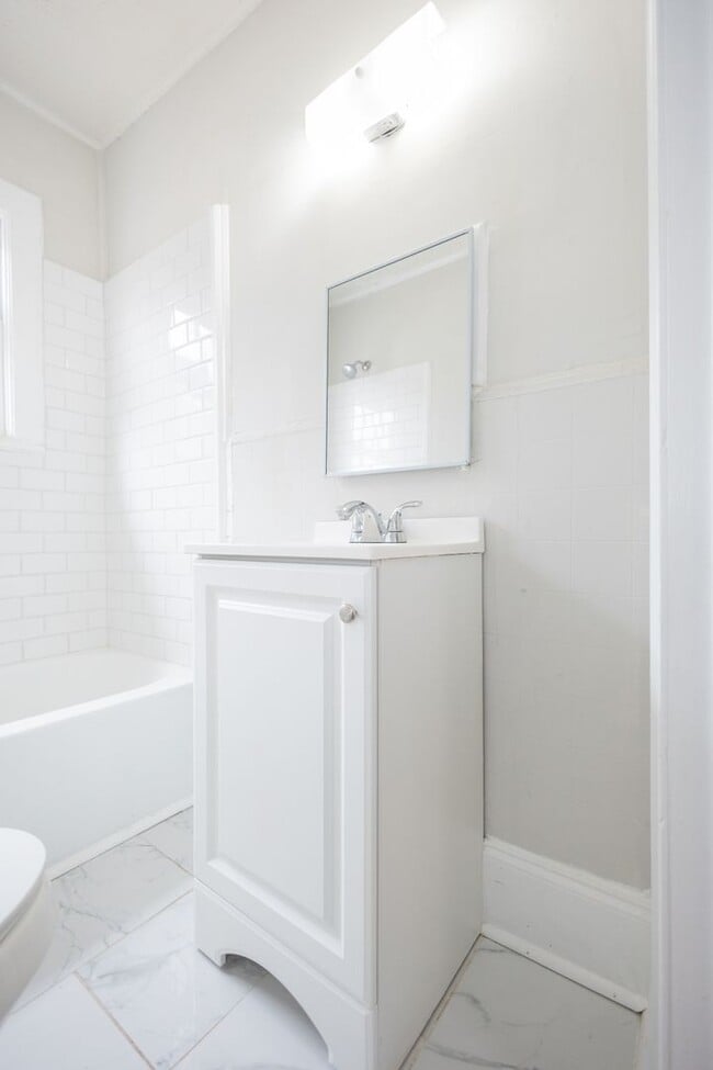 Building Photo - 486 Hammond Dr