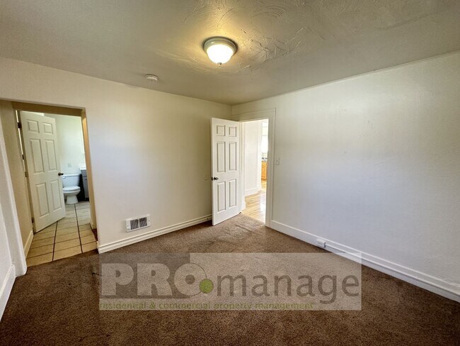 Building Photo - 399 W 17th St