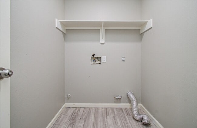 Building Photo - 2005 Village Park Dr