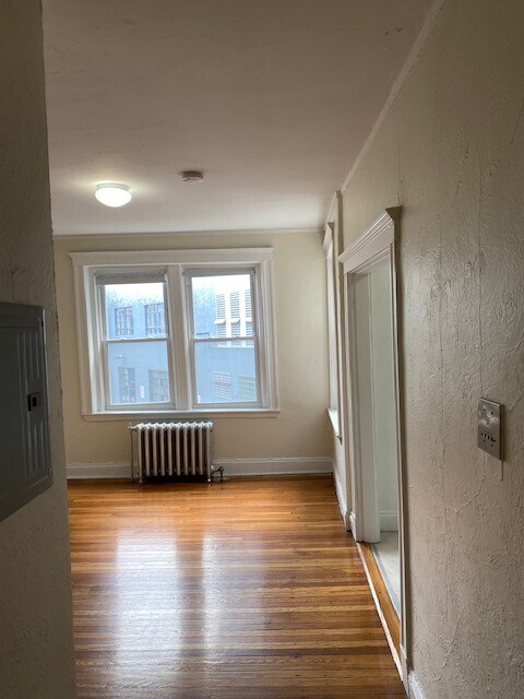 Building Photo - 2 Charlesgate W