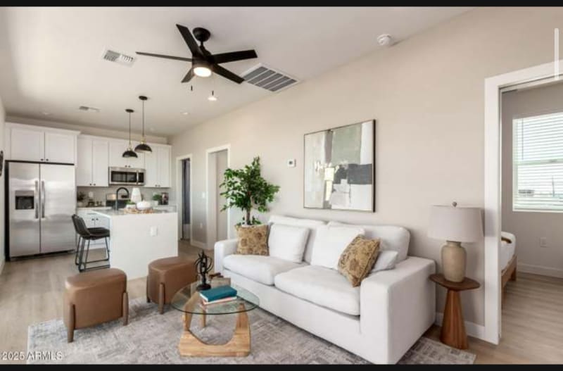 Building Photo - 411 N 32nd Pl