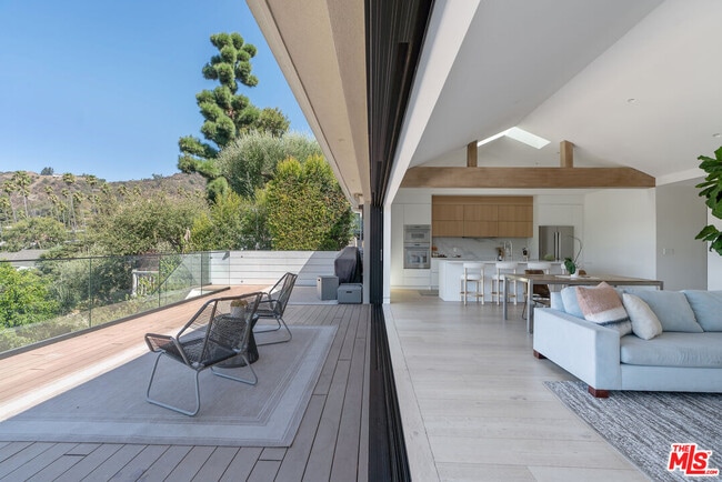 Building Photo - 5265 Dahlia Dr