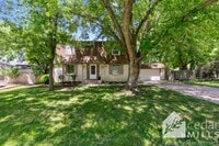 Building Photo - Beautiful Brick Home in West Wichita. Godd...