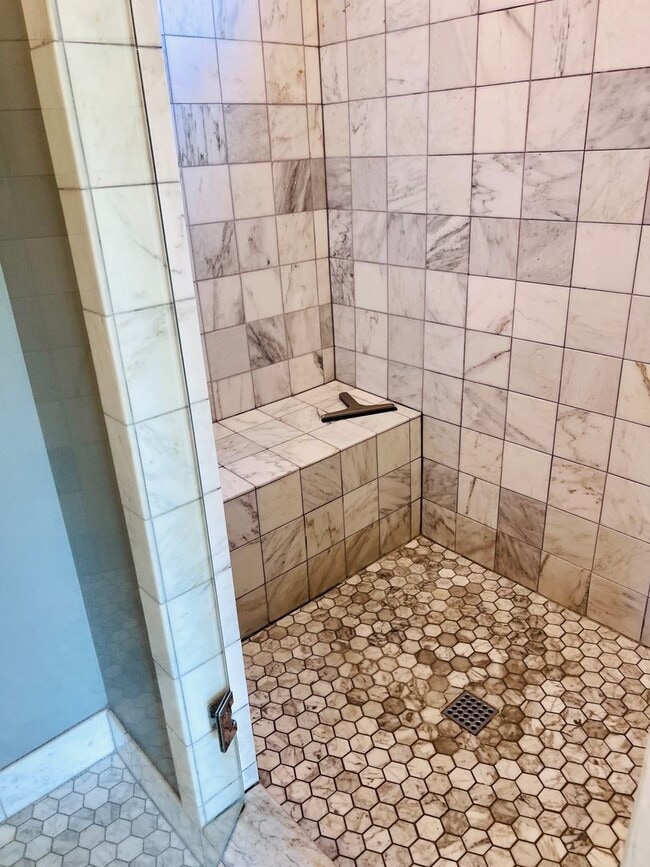 Building Photo - Custom Townhouse with Awesome Back yard