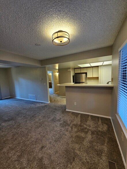 Building Photo - 945 Moorings Dr