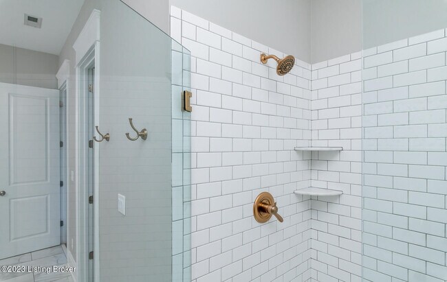 Building Photo - 10400 Meeting St