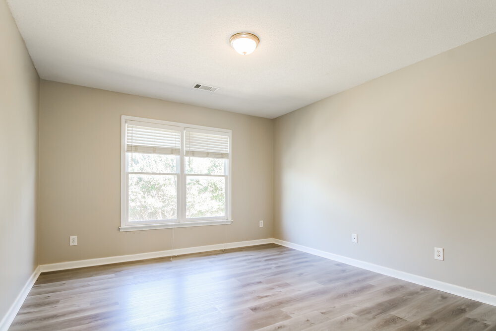 Building Photo - 8994 Raspberry Ln