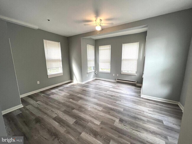Building Photo - 1711 W Tioga St