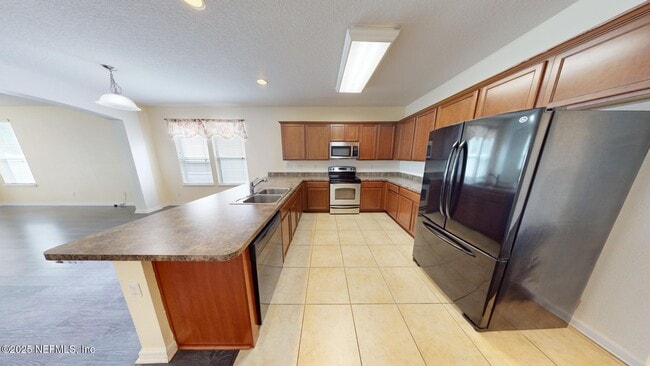 Building Photo - 15707 Lexington Park Blvd
