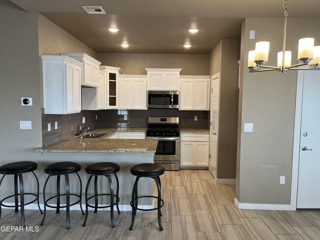 Building Photo - 11563 Leonor Duran St