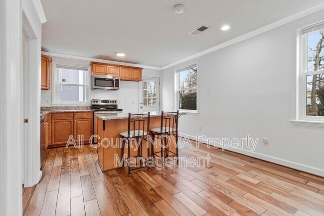 Building Photo - 8600 Lantern Ln