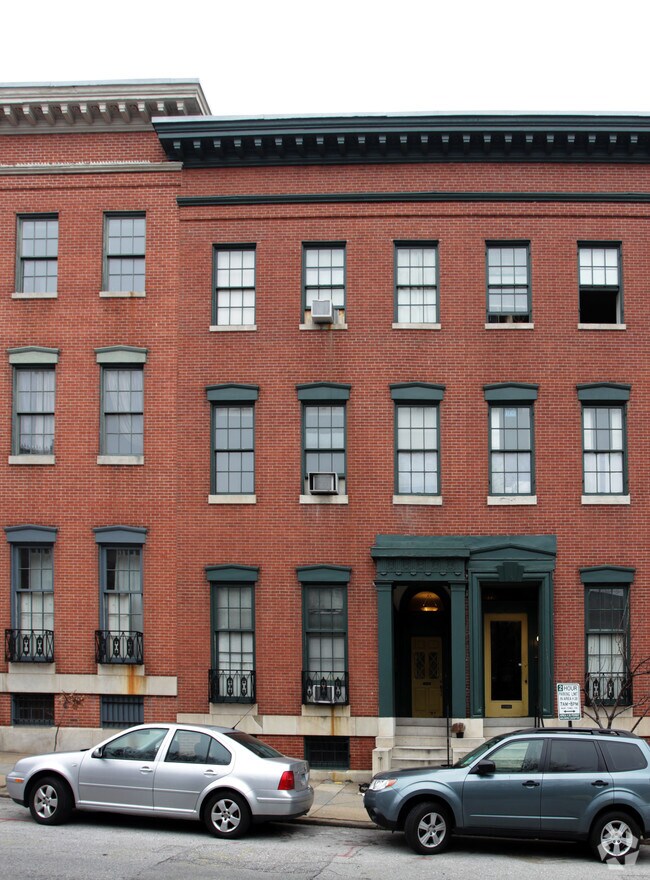 Primary Photo - 14 E Madison St