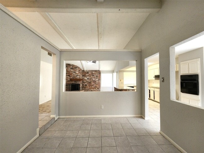 Building Photo - 2314 Stillmeadow Dr