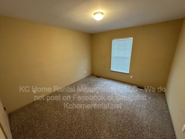 Building Photo - 8710 N Cleveland Ave