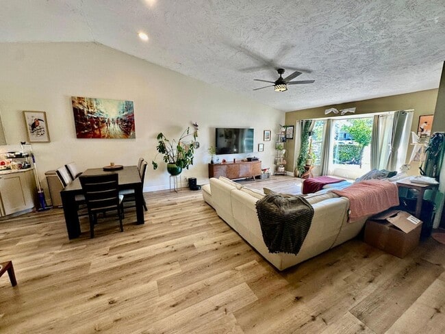 Building Photo - 4492 Brook Dr