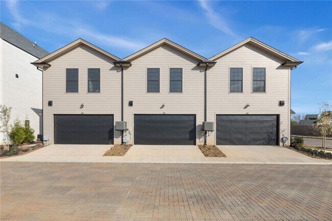 Building Photo - 4621 S 47th St