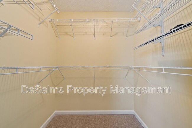 Building Photo - 612 Spence Enclave Way