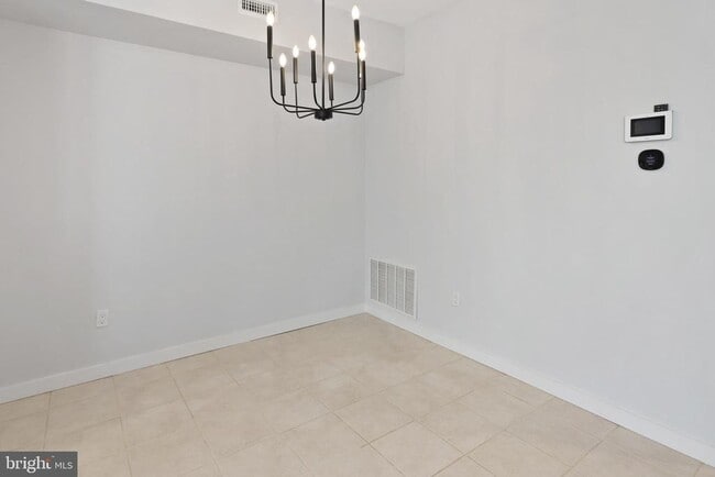 Building Photo - 93 Birchwood Rd