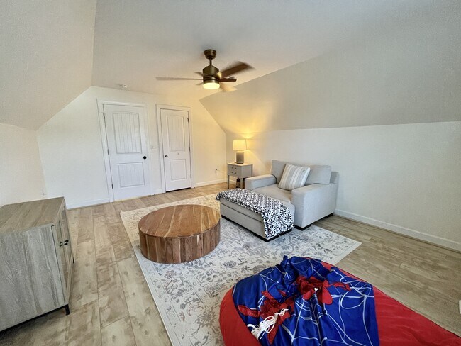 Building Photo - 126 Watchmen Ln