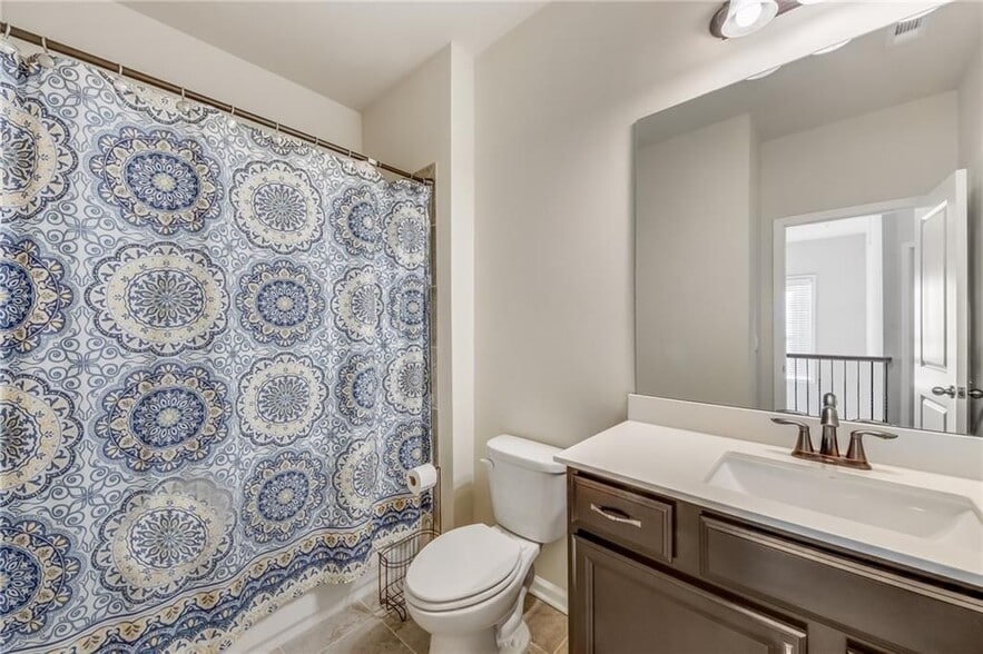 Building Photo - 2616 Vintage Dr