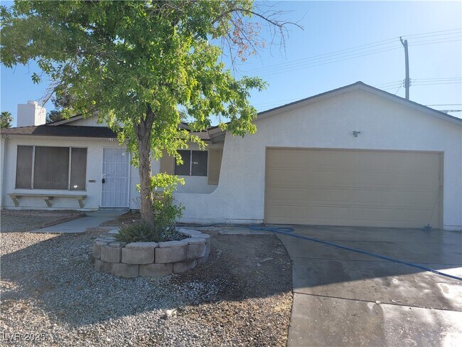 Primary Photo - 1700 N Timber Ln