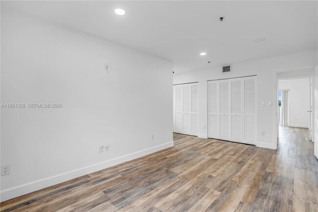 Building Photo - 164 Riviera Cir