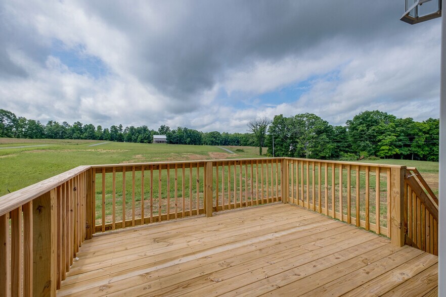 Building Photo - 648 S Tunnel Rd