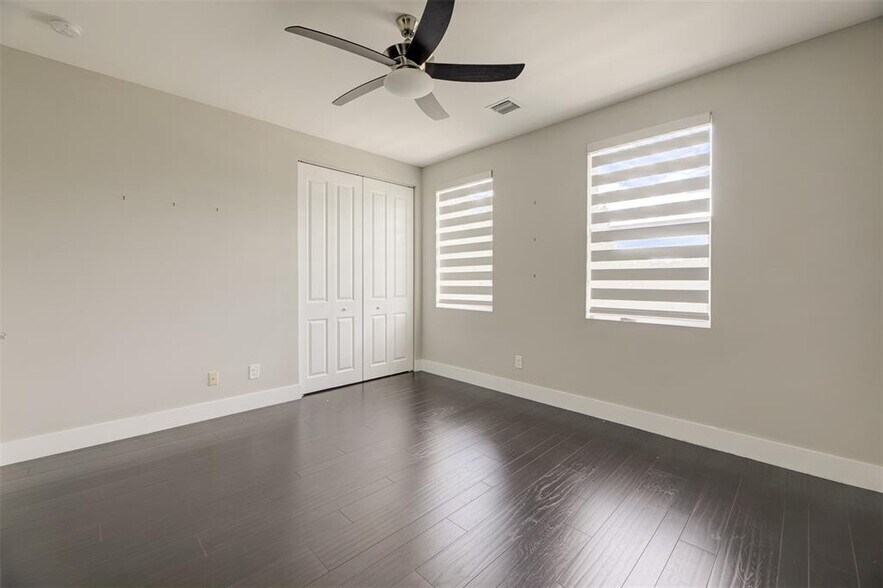 Building Photo - 619 SW 17th St