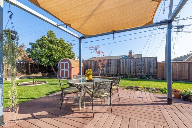 Building Photo - 3276 Andora Dr