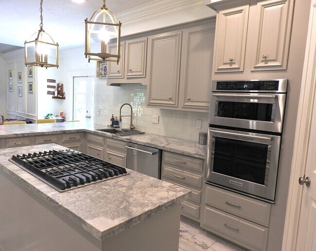 Building Photo - 2319 Amber Springs Dr