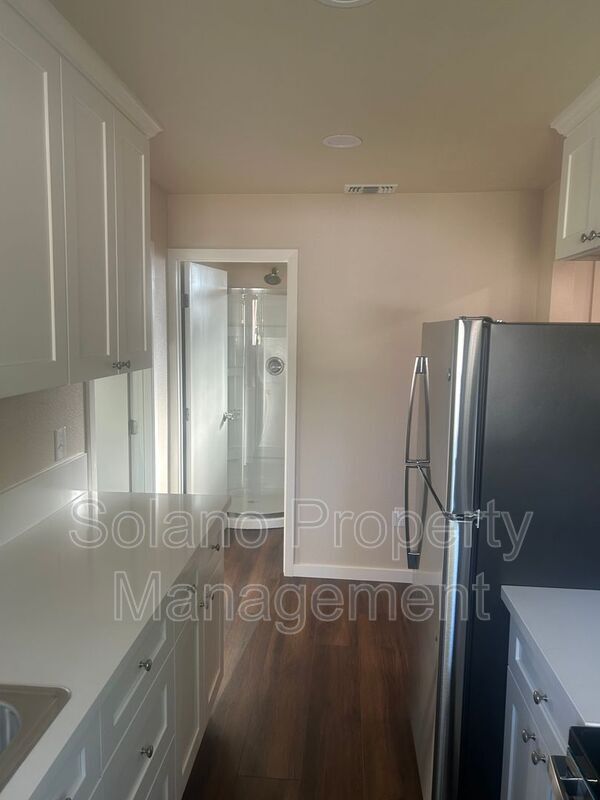 Building Photo - 415 4th St