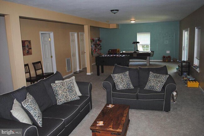 Building Photo - 170 Coventry Ct