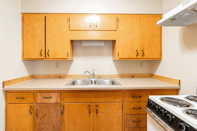 Fargo, ND Birchwood Apartments | 01A | Kitchen - Birchwood 1