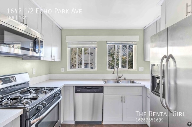 Building Photo - Prime Echo Park 1 Bedroom + Bonus Room | T...