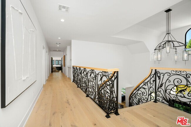 Building Photo - 4608 Westchester Dr