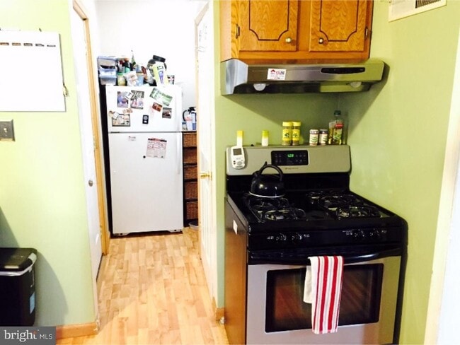 Building Photo - 411 W High St