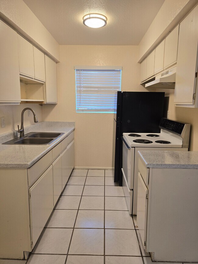 Building Photo - Randolph Place Apartments